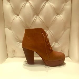 Steve Madden tie up booties